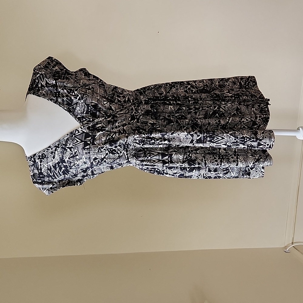 Black and white dress size XL